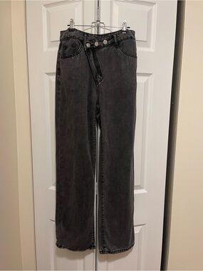 Classic Straight-Leg Black Jeans with Triple Button Waist